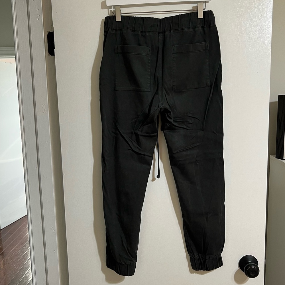 GUC cargo joggers